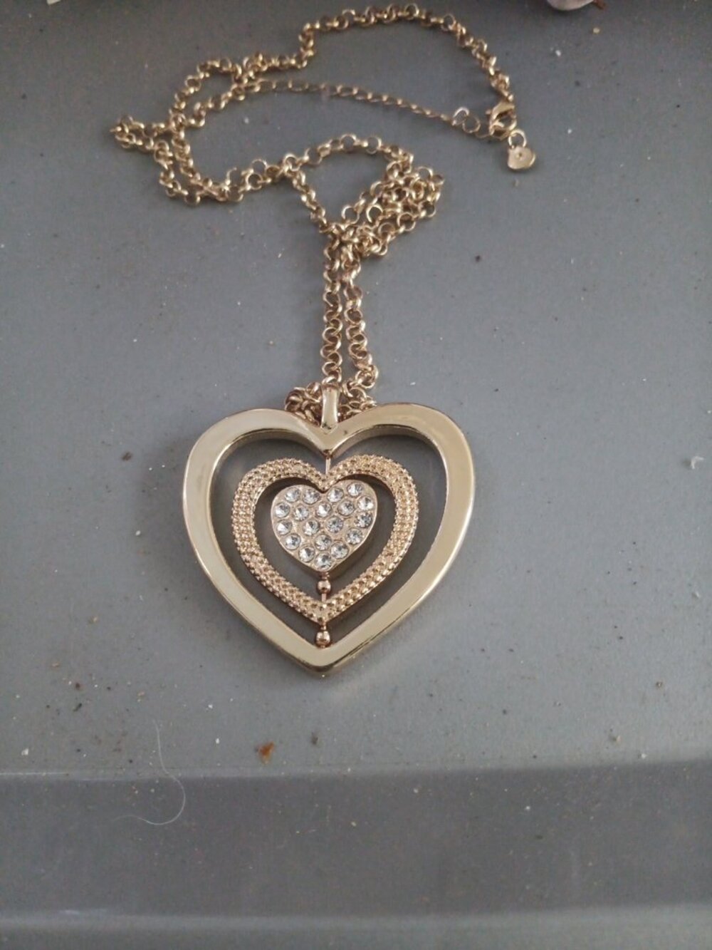 Open Heart shape 3 tier movable diamond rhinestone center gold tone necklace 18"